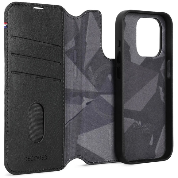 Black DECODED iPhone 15 Detachable Wallet Case - Picture 4 of 14